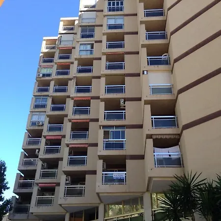 Aparthotel 1a Linea Playa Com Piscina *